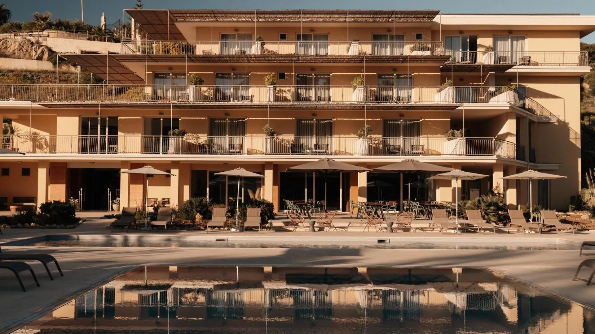Resort Luna Minoica Suites And Apartments Montallegro