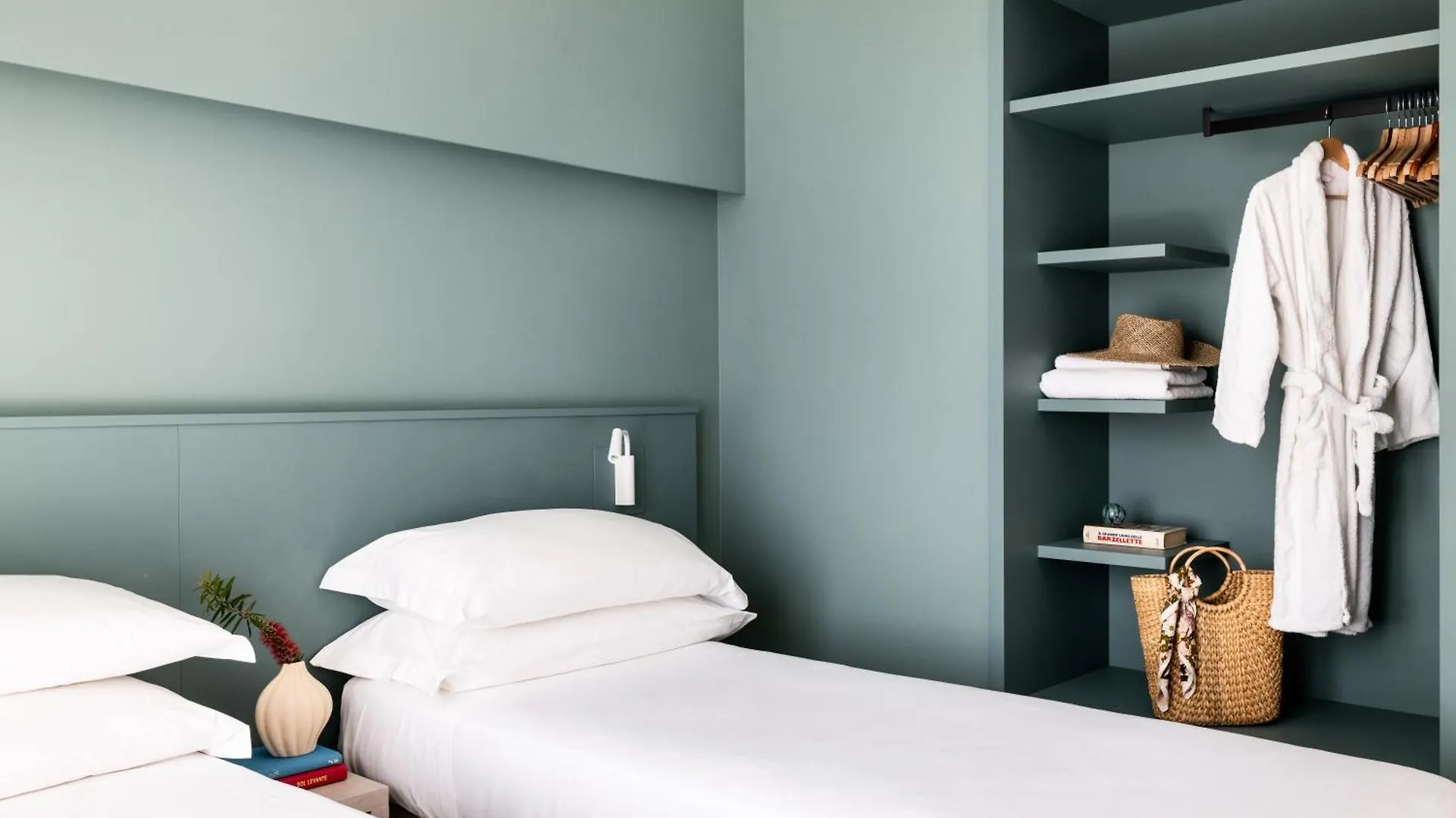 منتجع Luna Minoica Suites And Apartments مونتاليغرو
