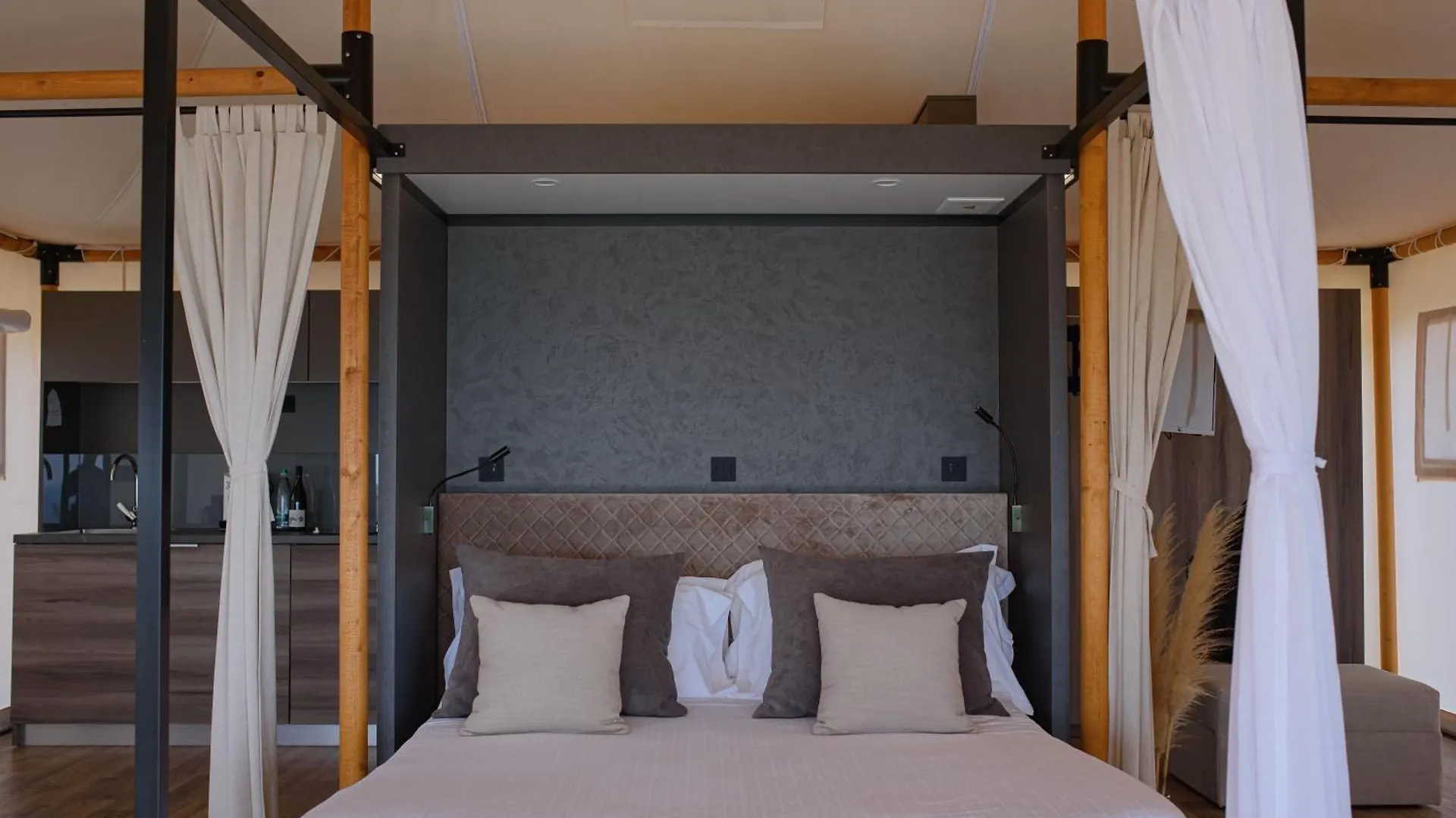 Luna Minoica Suites And Apartments Montallegro 3*,